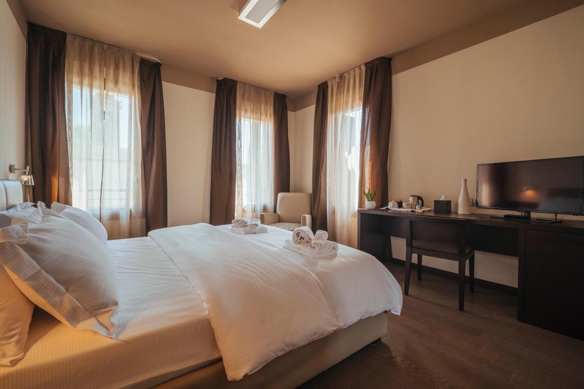 Hotel Palazzo Paradiso Meduna di Livenza ภายนอก รูปภาพ
