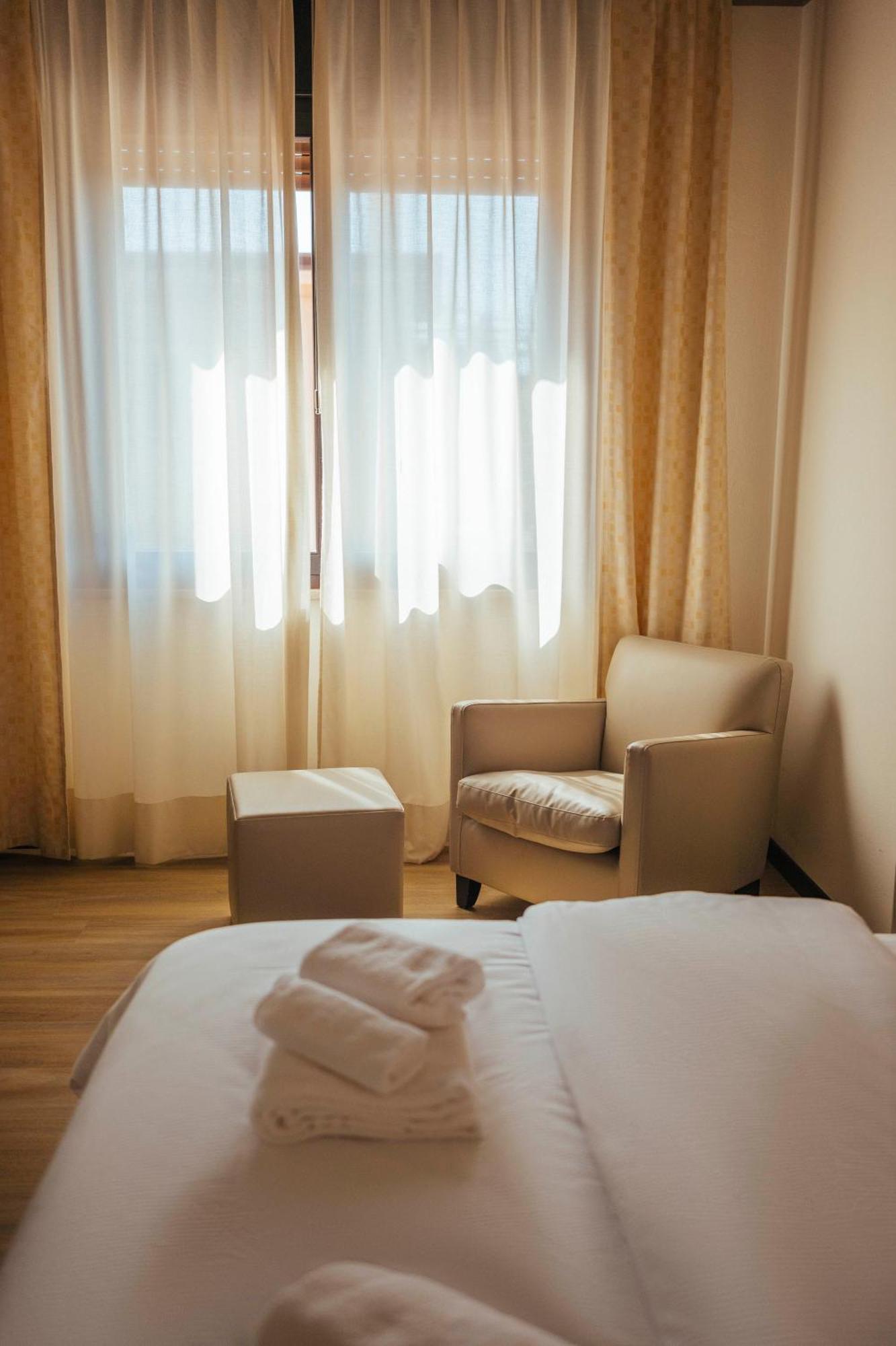 Hotel Palazzo Paradiso Meduna di Livenza ภายนอก รูปภาพ
